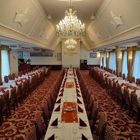 Hotel Korona Wellness, Rendezveny Es Borszalloda Έγκερ Εξωτερικό φωτογραφία