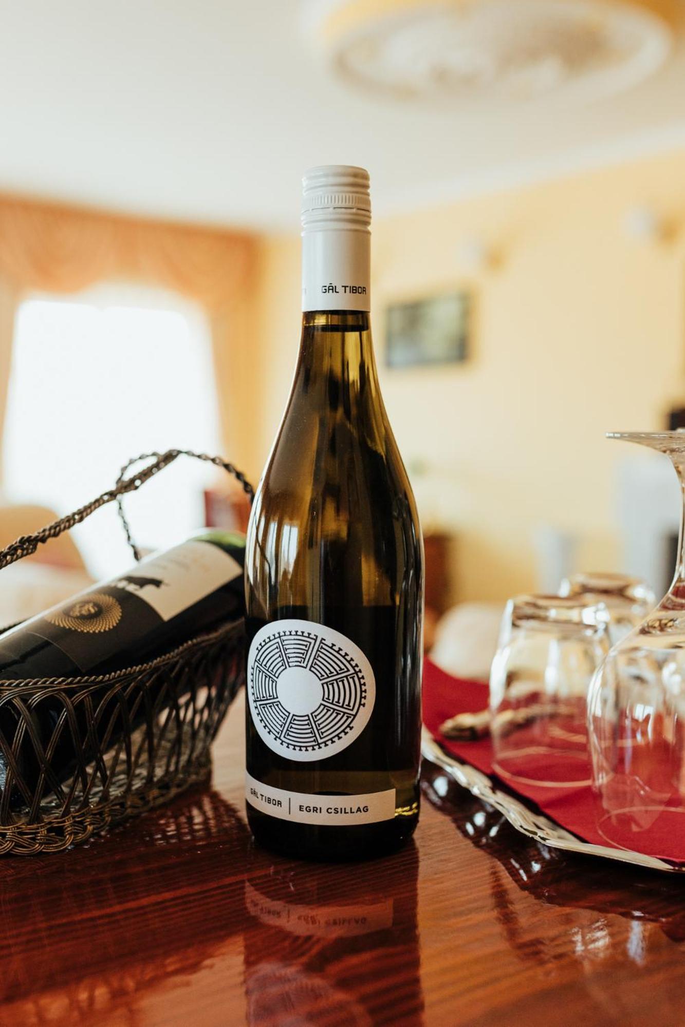 Hotel Korona Wellness, Rendezveny Es Borszalloda Έγκερ Δωμάτιο φωτογραφία