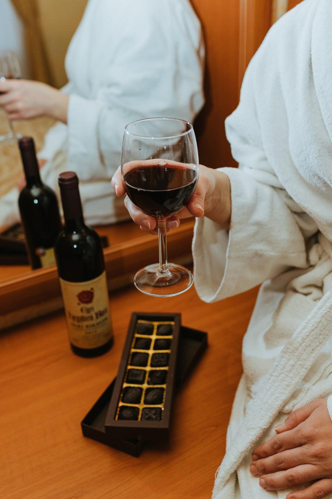 Hotel Korona Wellness, Rendezveny Es Borszalloda Έγκερ Εξωτερικό φωτογραφία
